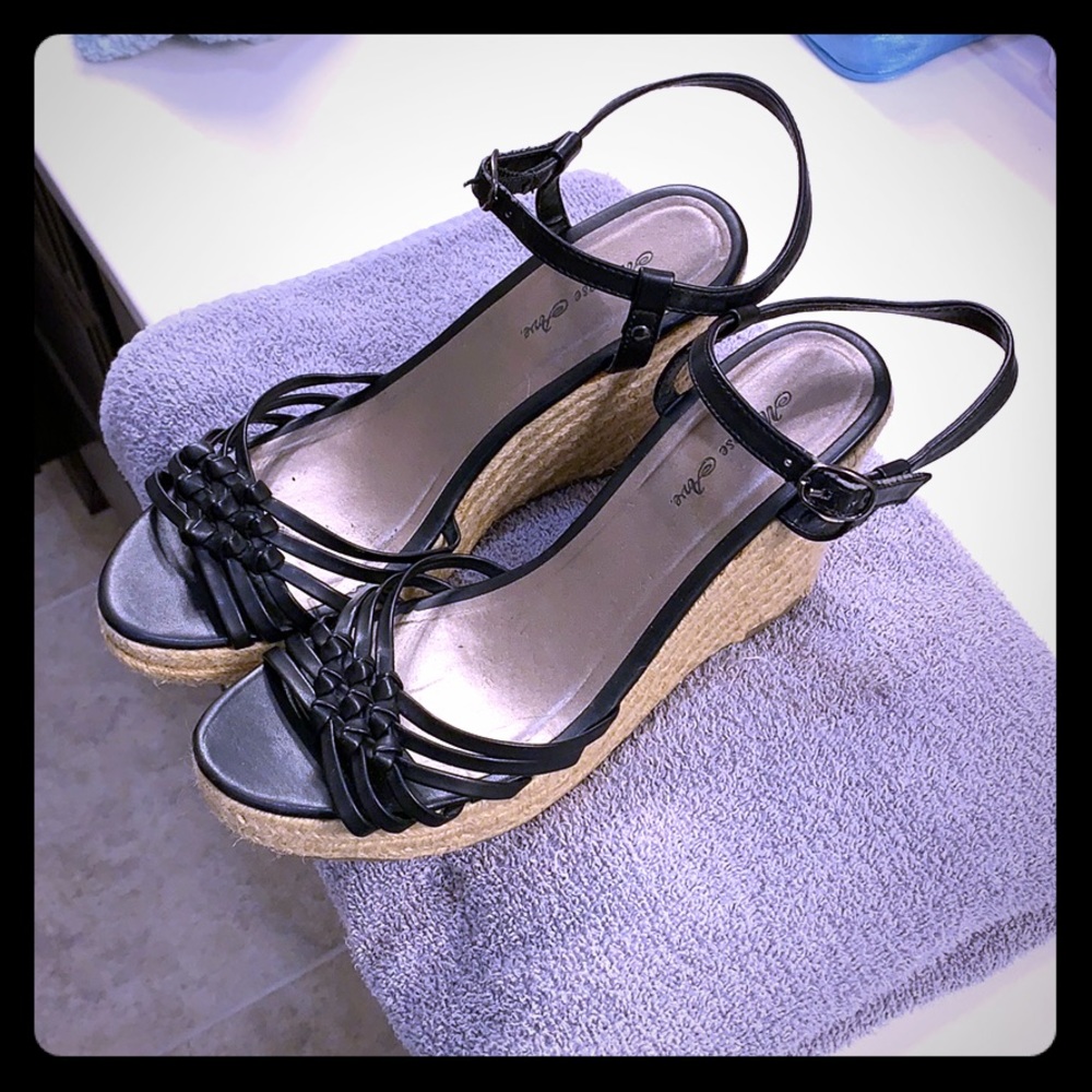 Melrose Avenue wedges